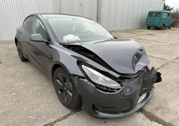 tesla Tesla Model 3 cena 69700 przebieg: 79304, rok produkcji 2021 z Nysa